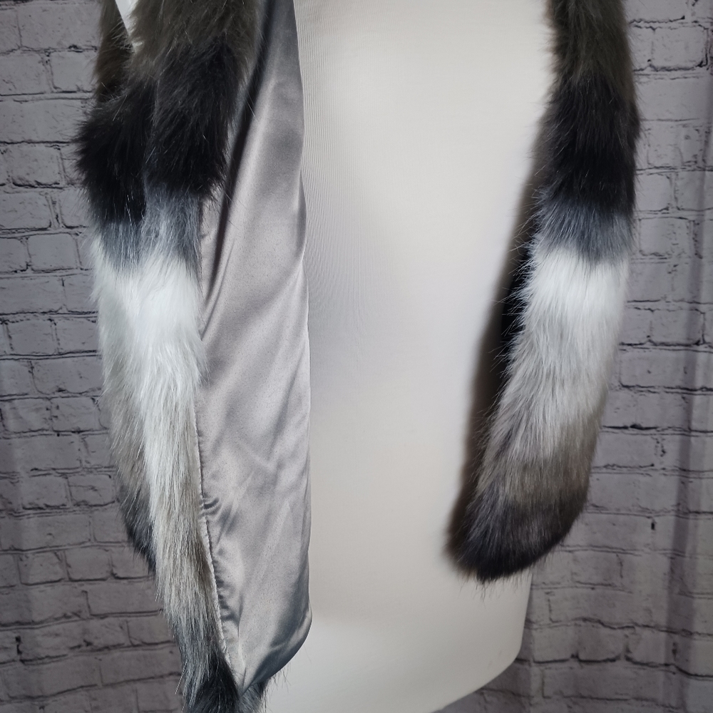SKIES ARE BLUE Open Front Faux Fur Vest Gray Size Med - Picture 4 of 7